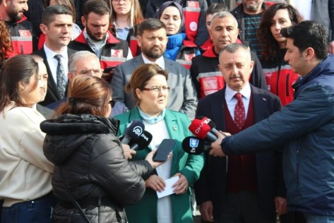 Bakan Yanık Kocaeli’nde depremzedeleri ziyaret etti